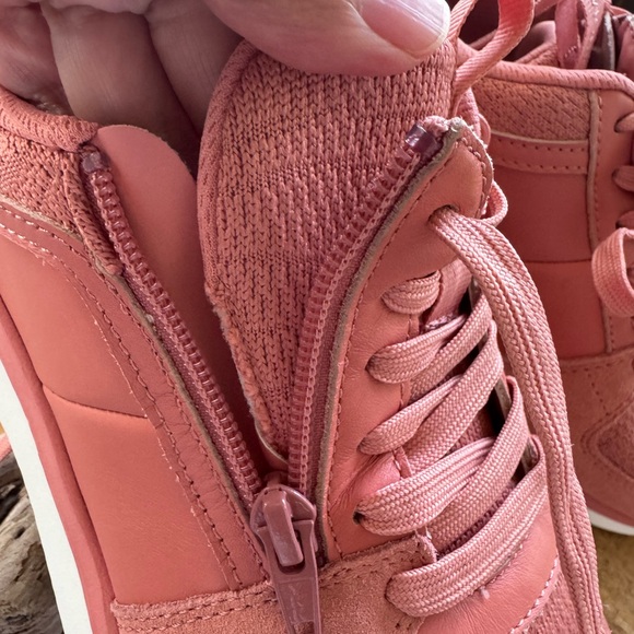 Vionic Athena Zip sneaker, size 8 - Picture 2 of 15